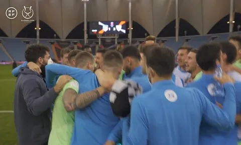 Athletic ăn mừng cuồng nhiệt sau khi ngược dòng loại Atletico