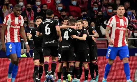 Atletico Madrid thua đội bét bảng La Liga