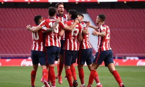 Atletico thẳng tiến về đích: "Món quà" khiến Barcelona bẽ mặt!