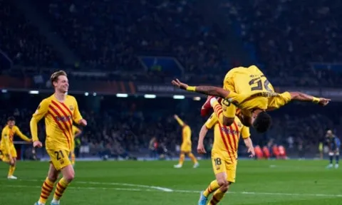 Aubameyang cùng Traore giày xéo Napoli, Barcelona hùng hổ tiến vào vòng 1/8 Europa League