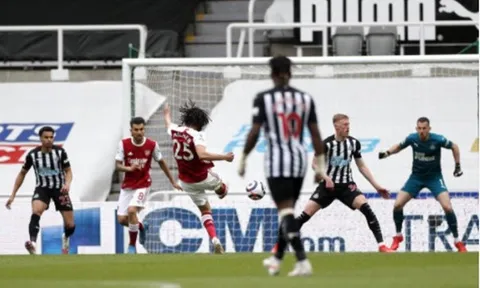 "Aubameyang đã gây ra một mớ hỗn độn khủng khiếp"