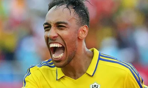 Aubameyang điên tiết: "Chúng tôi là con tin hay sao?"