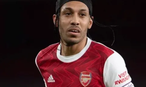 Aubameyang phải nhập viện điều trị