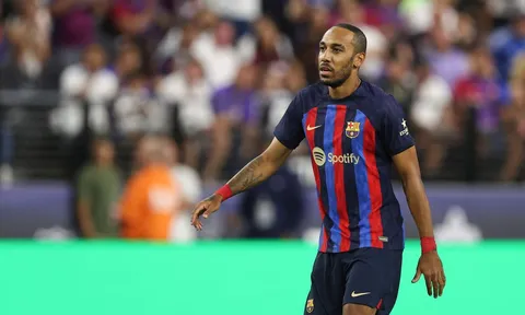 Aubameyang phản ứng bất ngờ với Chelsea