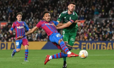 Aubameyang sánh ngang Ronaldo 'béo' và Ibrahimovic