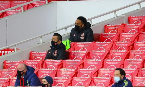 Aubameyang và những ngôi sao dính án phạt vì lỗi đi muộn
