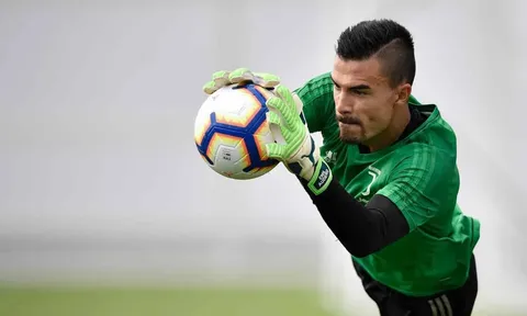 Tuyển Indonesia chờ lời đồng ý nhập tịch của cựu thủ môn Juventus