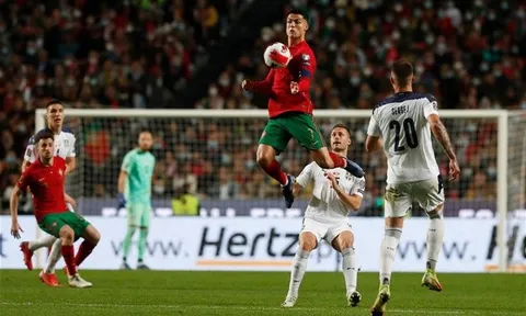 Ronaldo gánh cả Bồ Đào Nha trên vai