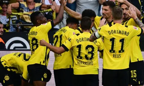 Reus lập công, Dortmund giành thắng lợi đầu tiên ở Bundesliga
