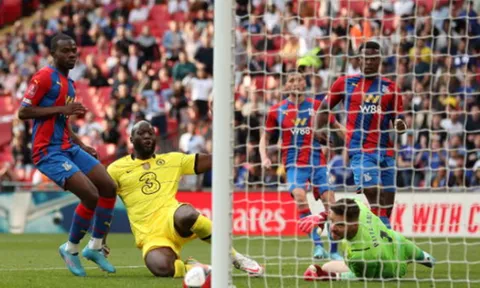 Lukaku khiến CĐV Chelsea dở khóc dở cười