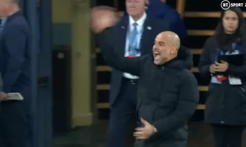 Pep nổi điên, la hét sao Man City