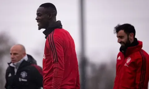 Sao Man United trở lại tập luyện sau quãng thời gian "mất tích"