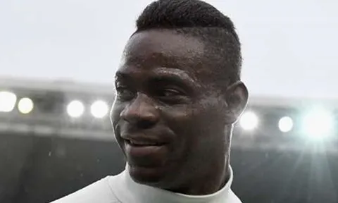 "Balotelli sẽ giống như Maradona, hy vọng cậu ấy đợi chúng tôi"