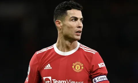 Báo Anh: 'Ronaldo không sẵn sàng thi đấu cho MU'