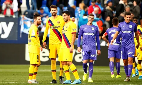 Báo động! Barcelona giờ đã ngoài tầm kiểm soát