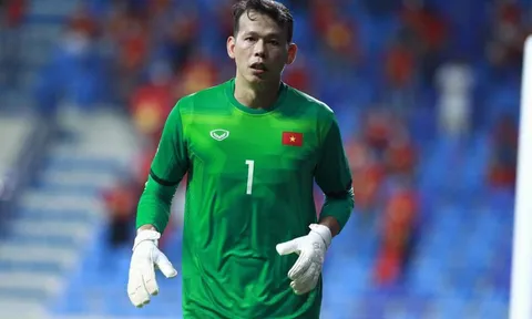 Báo Hàn Quốc: "Tấn Trường giống như Oliver Kahn của ĐT Việt Nam"