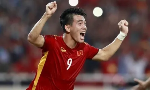 Báo Thái Lan: 'Cả nước rơi lệ'