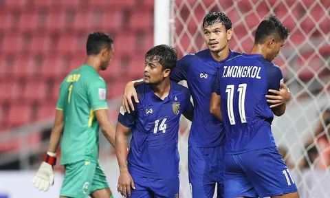 Báo Thái Lan: Cầu thủ chúng tôi 1 ngày uống chưa được 2 chai nước