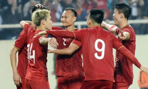Báo Trung Quốc thán phục trước sự thăng tiến liên tục của ĐT Việt Nam trên BXH FIFA