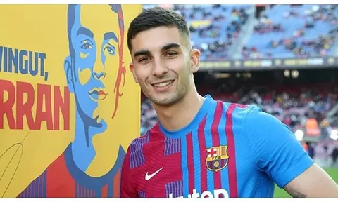 Barca báo tin trời đánh về Ferran Torres