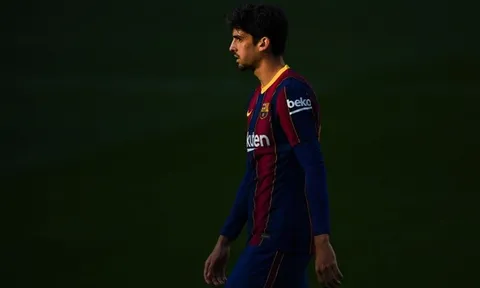 Barca đạt thỏa thuận bán người thừa