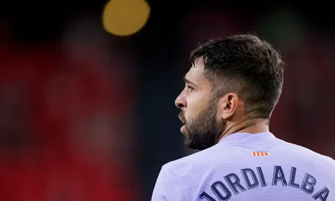 Barca gặp khó khăn, Alba làm điều ý nghĩa