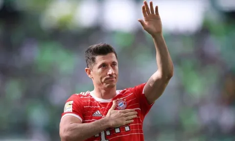 Barca lấy tiền đâu để mua Lewandowski?