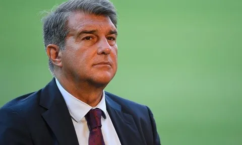 Barca 'nợ như chúa chổm'