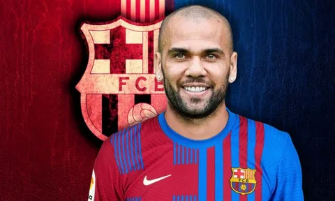 Barca 'phũ' với Dani Alves