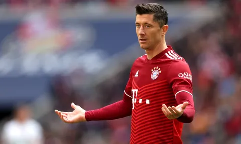 Barca ra giá lần 2 cho Lewandowski, Bayern chưng hửng
