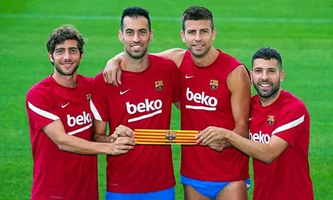Barca sẵn sàng phũ với Pique, Alba và Busquets