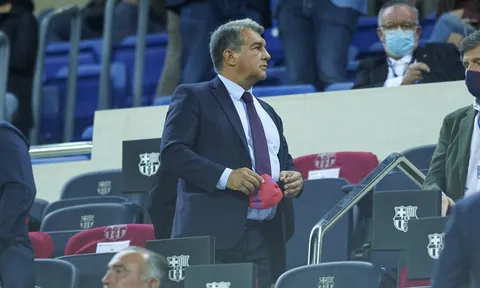Barca tái thiết, Eto'o nói 1 lời về Laporta
