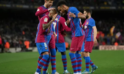 Barca thăng hoa ở La Liga