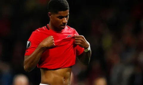 Barcelona săn tiền đạo, Man Utd và Liverpool cẩn trọng