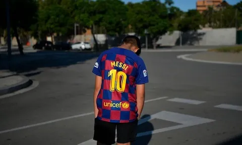 Barcelona vắng Messi trong ngày hội quân chuẩn bị cho mùa giải 2021