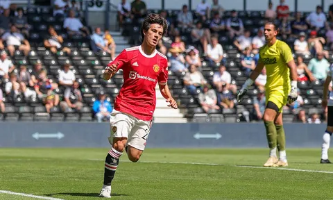 Solskjaer công khai đẩy đi, kẻ thách thức Sancho khẳng định muốn ở lại