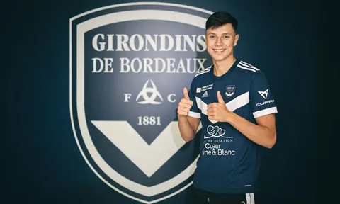 Bất lực với sao Man United, CLB Ligue 1 chuyển sang mua tài năng trẻ sáng giá