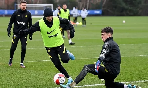 Bất ngờ Kepa, thái độ dàn sao Chelsea trên sân tập sau CK League Cup