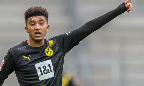 "Báu vật" của Man Utd sắp gặp ác mộng vì Jadon Sancho