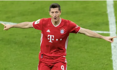 Bayern báo giá Lewandowski cho Barca