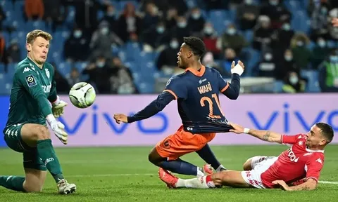 Bayern đối xử bất ngờ với người thay thế Neuer