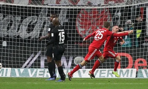 Bayern Munich ghi 3 bàn vào lưới Eintracht Frankfurt
