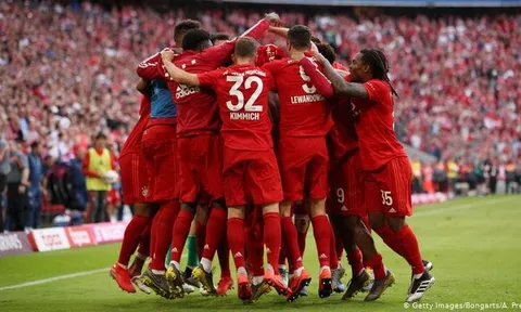 Bayern Munich lội ngược dòng ấn tượng trước Augsburg