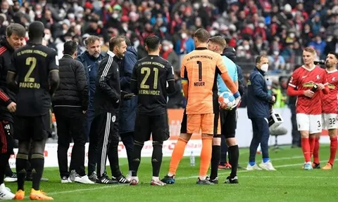 Bayern Munich nguy cơ bị trừng phạt sau sự cố 12 cầu thủ trên sân