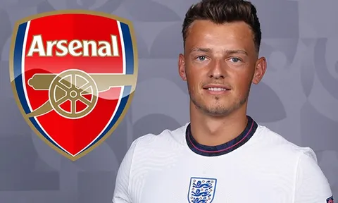 'Ben White rất thích hợp với Arsenal'