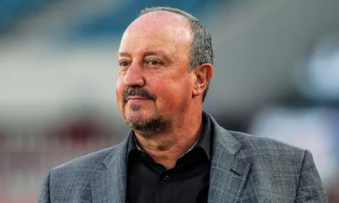 Benitez chính thức bị Everton sa thải