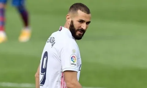 Benzema trên đà phá kỷ lục của Roberto Carlos