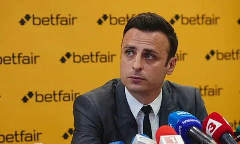 Berbatov: "Vô nghĩa, Man Utd không nên chiêu mộ cái tên đó"