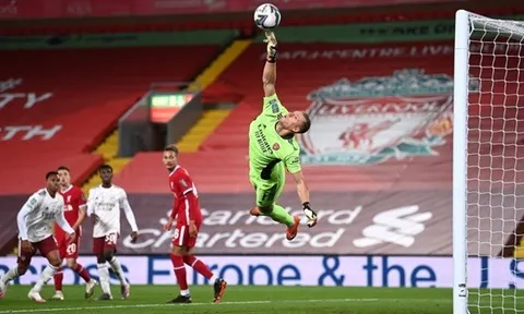 Bernd Leno hóa "người chim", Liverpool cũng "lực bất tòng tâm"