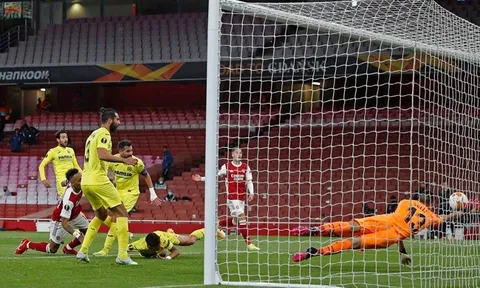 Arsenal dừng cuộc chơi, Bernd Leno hé lộ bầu không khí phòng thay đồ